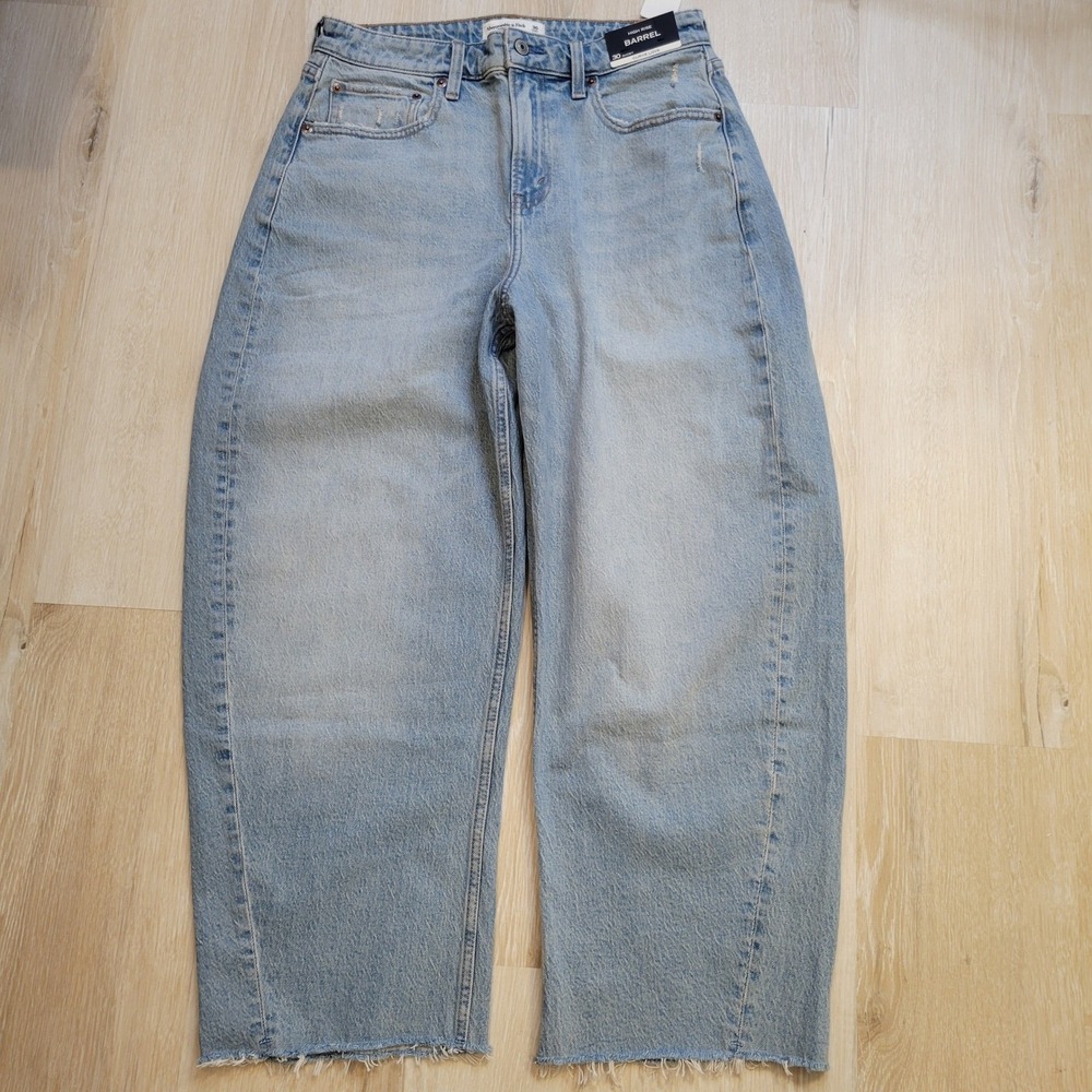 Abercrombie & Fitch Barrel Jeans Womens 30 Short Light Wash Curve Love Distress
